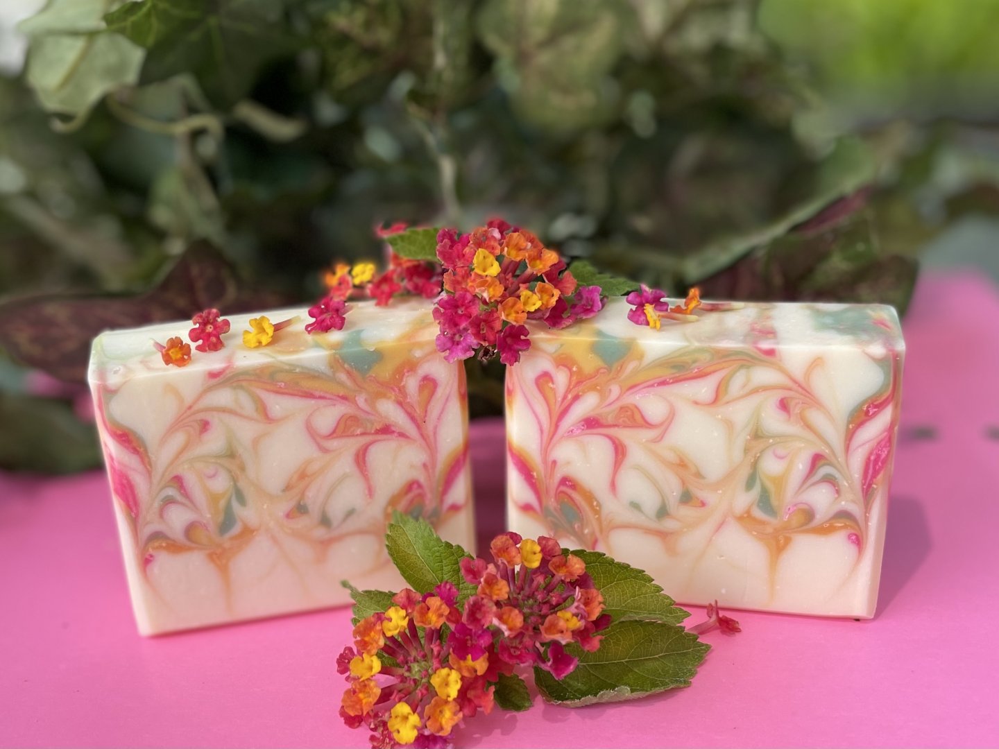 How to decorate soap? Flowers, herbs, decoupage
